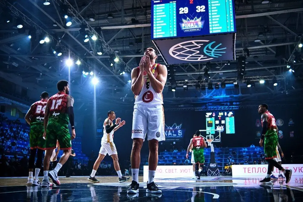 Elias Harris se lamenta de una acci&oacute;n. Foto: FIBA