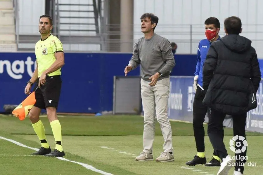 Pacheta dirige a los suyos contra el Athletic. | Foto: LaLiga