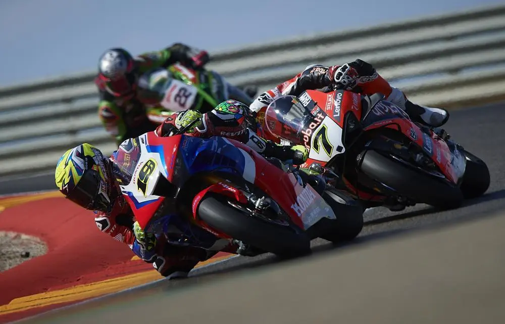 La WorldSBK siempre deja im&aacute;genes espectaculares. Foto: MotorLand Arag&oacute;n