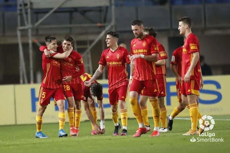 El Real Zaragoza en su partido ante Las Palmas. Foto: LFP