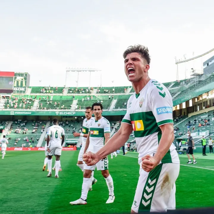 Ra&uacute;l Guti, en la celebraci&oacute;n de la permanencia del Elche. Foto: @ElcheCF