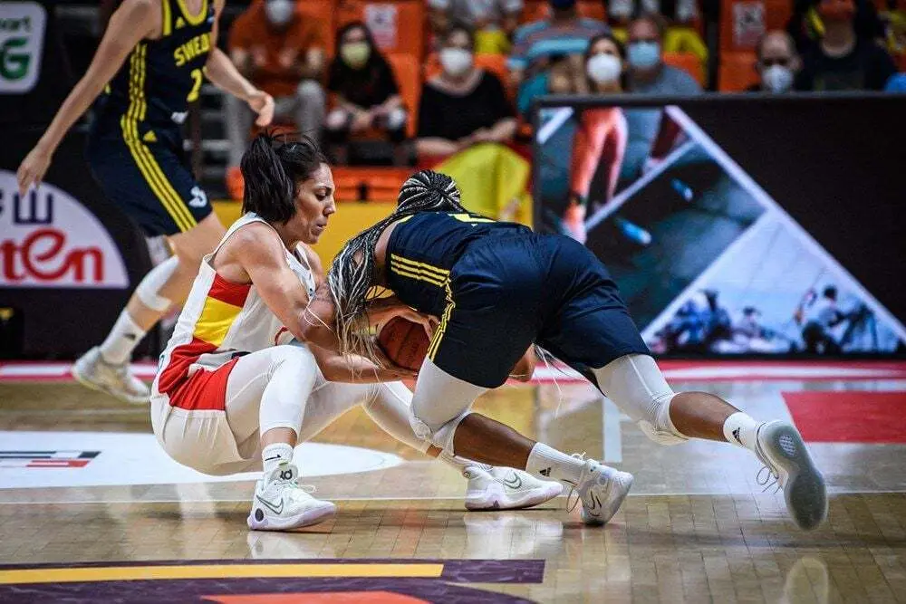 Cristina Ouvi&ntilde;a, en un partido del pasado Eurobasket. Foto: FIBA