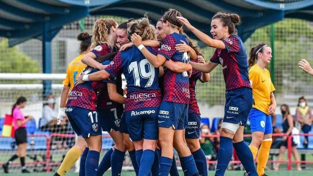 Celebraci&oacute;n en uno de los 3 goles anotados en el partido | Foto: SD Huesca - C.Pascual