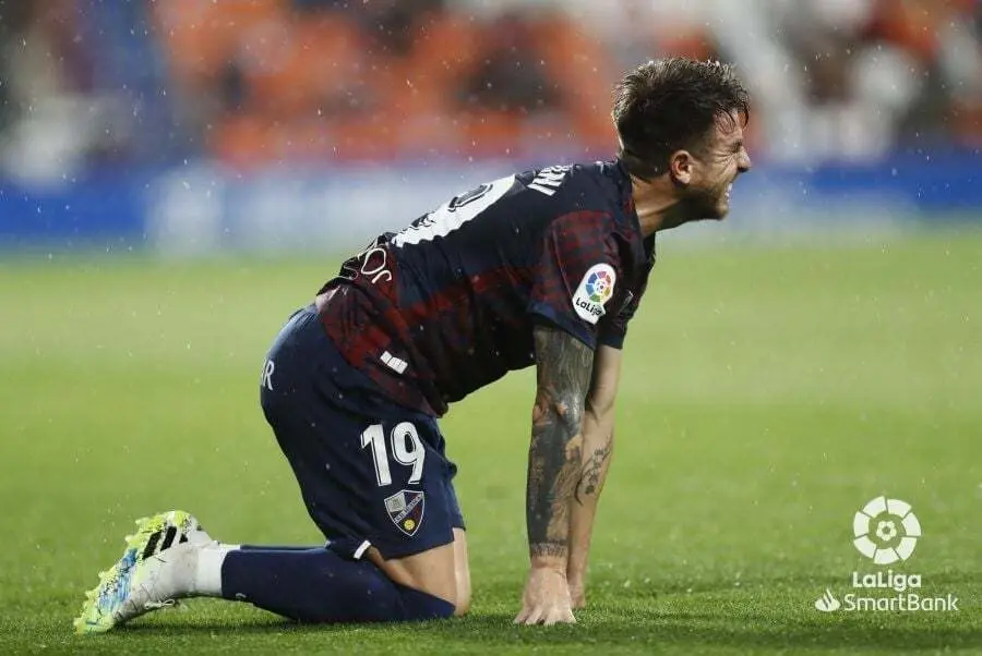 Buffarini, en el suelo, ante el Lugo. | Foto: LaLiga