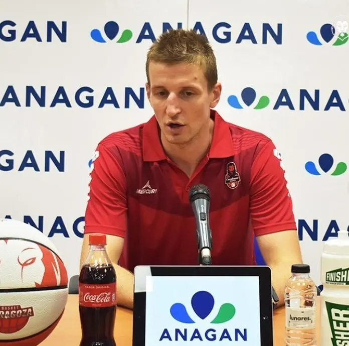Waczynski, en su presentaci&oacute;n como jugador rojillo. Foto: Casademont Zaragoza