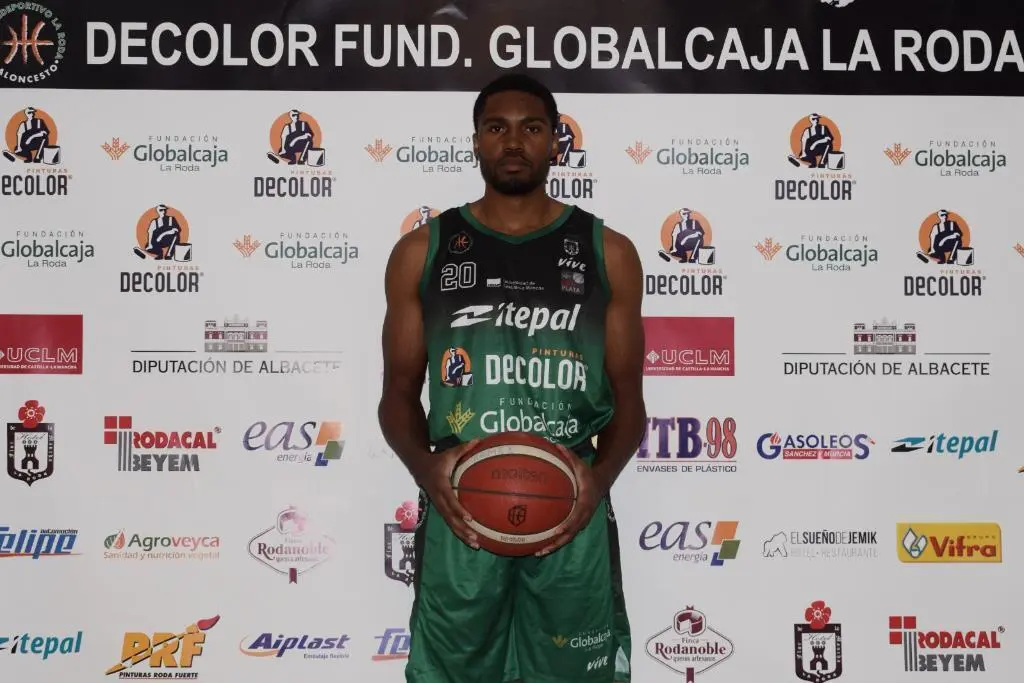 Micaiah Henry, con los colores de su nuevo club. Foto: DFGLR