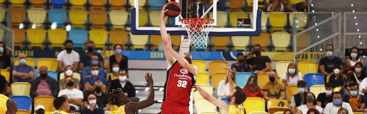 Hlinason, en el partido de ida en Gran Canaria | Foto: ACB
