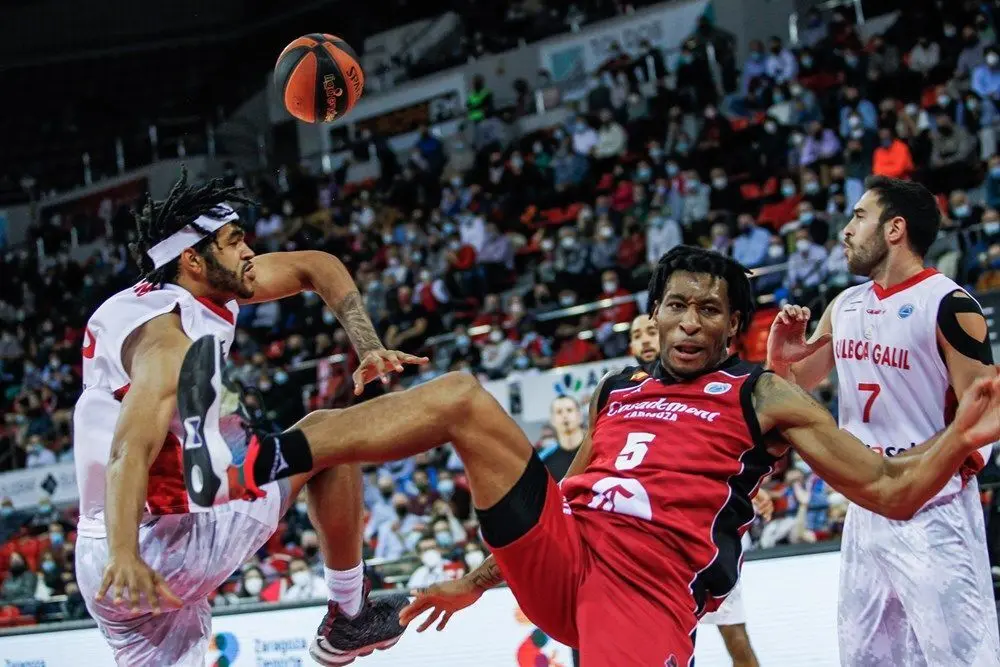 Stan Okoye, en un partido europeo. Foto: Esther Casas / FIBA