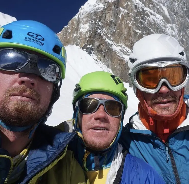 Polezhayko, Nikita Balabanov y Mikhail Fomin, protagonistas en el Annapurna III. Foto: Twitter Kris Annapurna 