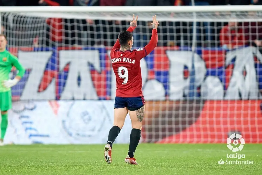 Chimy &Aacute;vila celebrando el gol contra el Bar&ccedil;a. | Foto: LaLiga