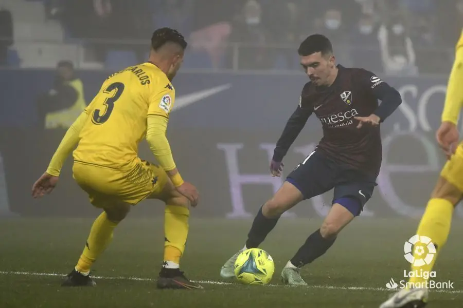 A Joaqu&iacute;n conduce el bal&oacute;n ante el Alcorc&oacute;n. | Foto: LaLiga