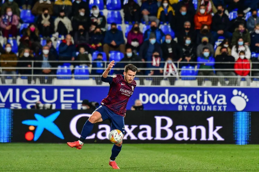 Gerard Valent&iacute;n goz&oacute; del debut so&ntilde;ado para cualquiera: gol y victoria por goleada. Foto: SD Huesca.