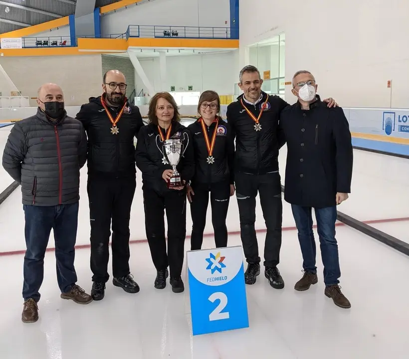 El Jaca Red, en la imagen, del CH Jaca repite plata en el nacional mixto de curling. Foto: CH Jaca