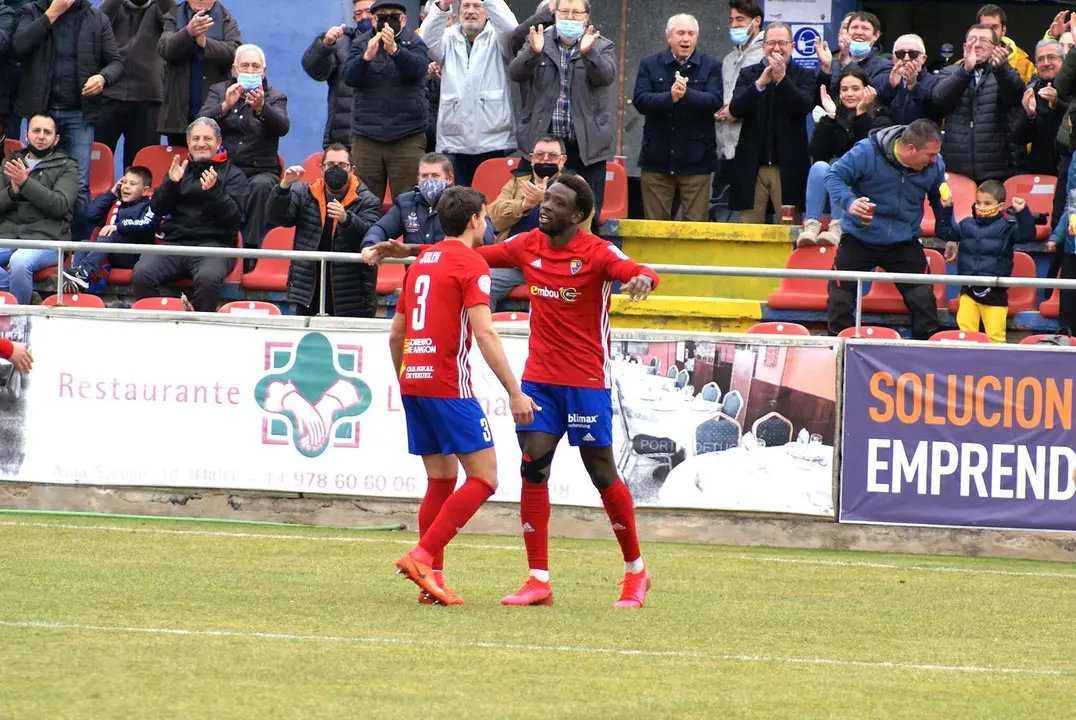 Emana celebrando el gol contra la Formentera. | Foto: CD Teruel