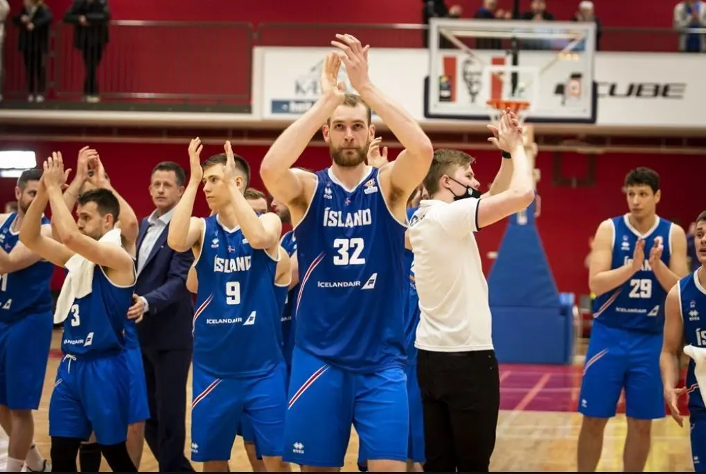 Tryggvi Hlinason, contento tras una hist&oacute;rica actuaci&oacute;n individual | Foto: FIBA
