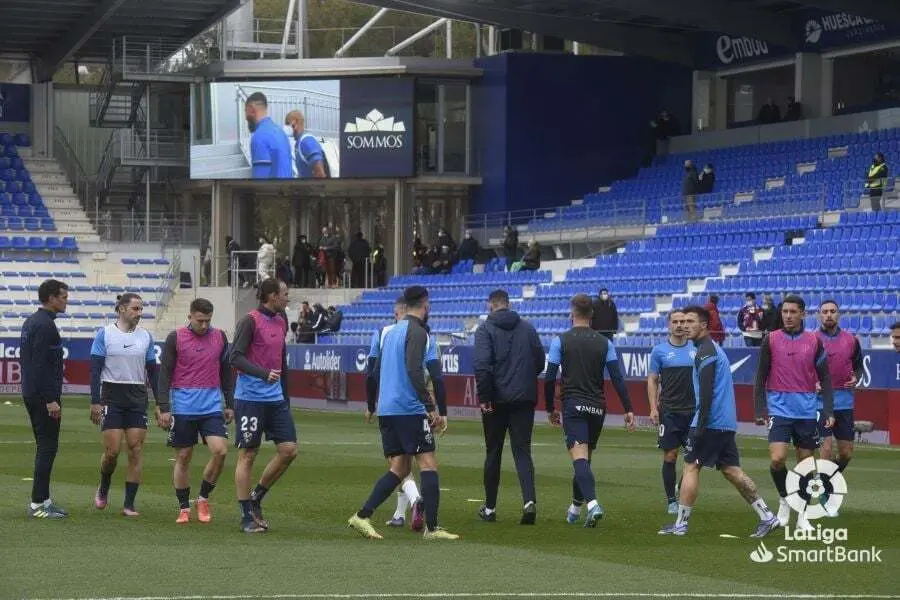 Jugadores del Huesca antes del inicio del partido contras Las Palmas. Foto: LaLiga