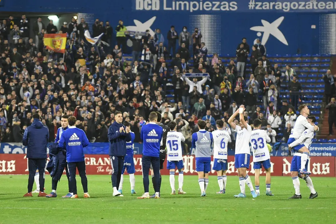 El Real Zaragoza celebra la victoria en La Romareda | Foto: Real Zaragoza
