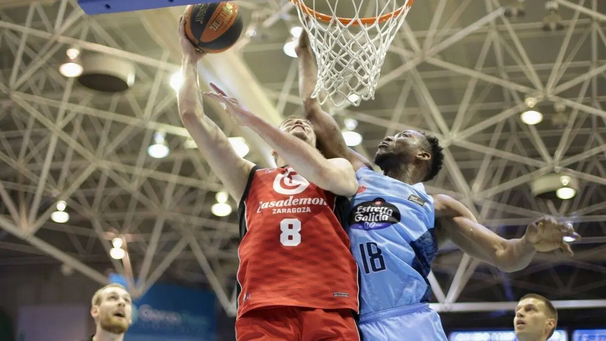 Dino Radoncic culmina una acci&oacute;n | Foto: C. Castro