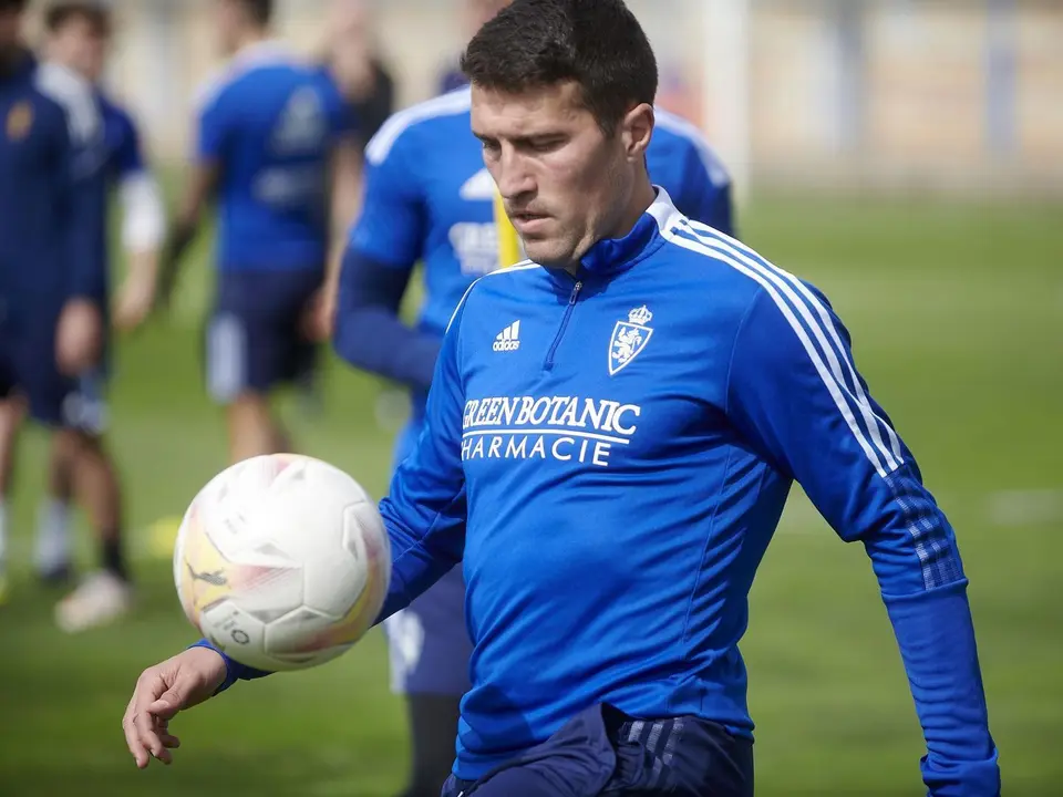 El capit&aacute;n Alberto Zapater durante un entrenamiento de esta semana. | Foto: RZ