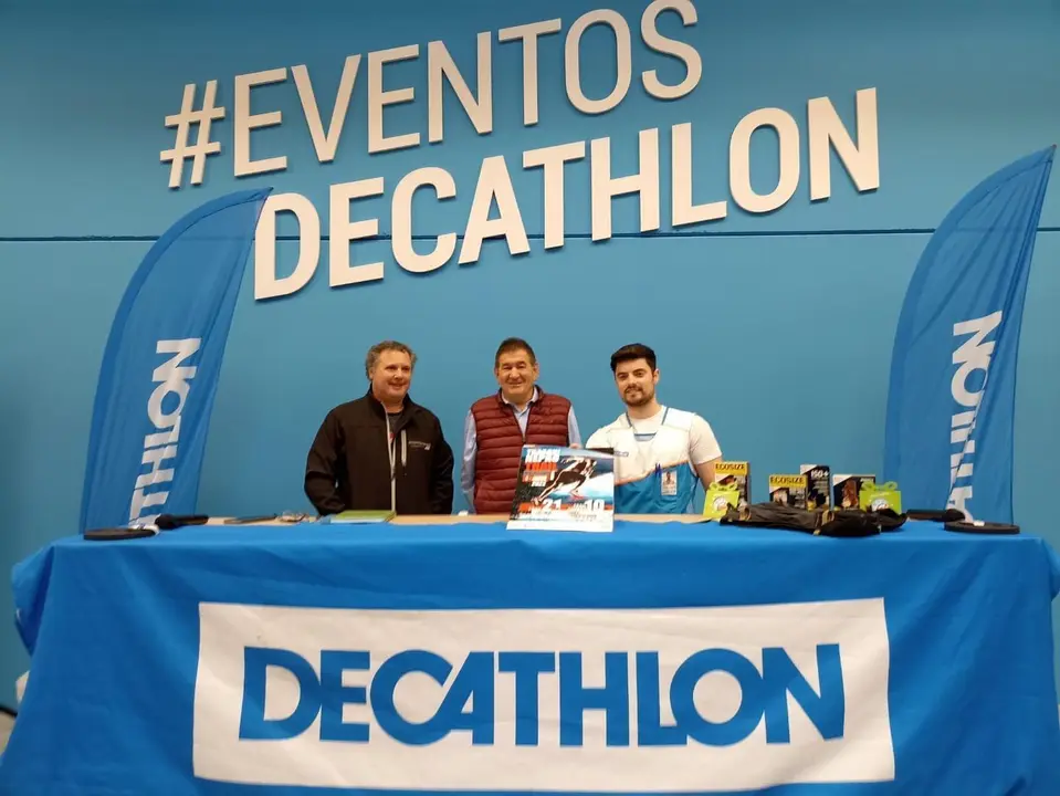 Presentaci&oacute;n de la Traschinepro Trail en el Decathlon.