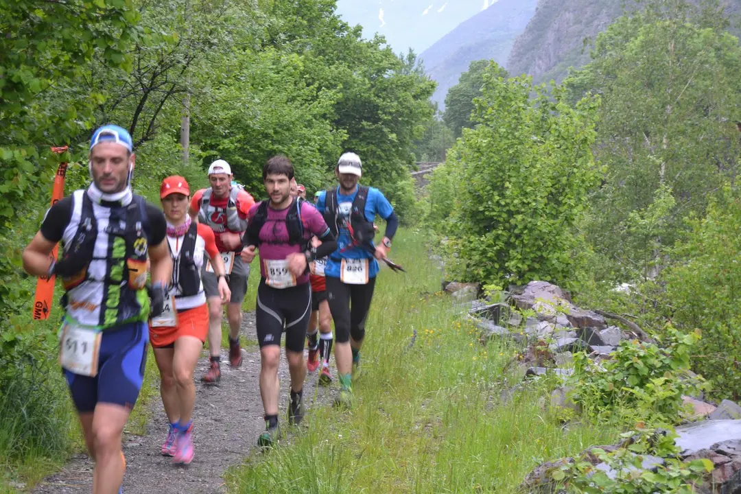 Participantes en una anterior edici&oacute;n del Gran Marat&oacute;n Monta&ntilde;as de Benasque que se celebra el pr&oacute;ximo 11 de junio. Foto: Sportaragon