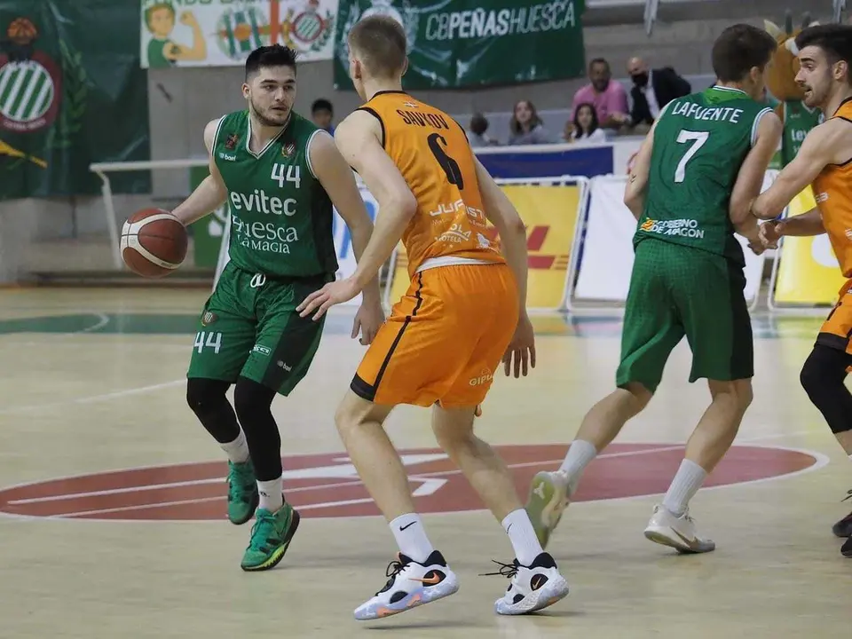 Javi Garc&iacute;a, y a su lado Jorge Lafuente, han mostrado su orgullo | Foto: C. Pascual
