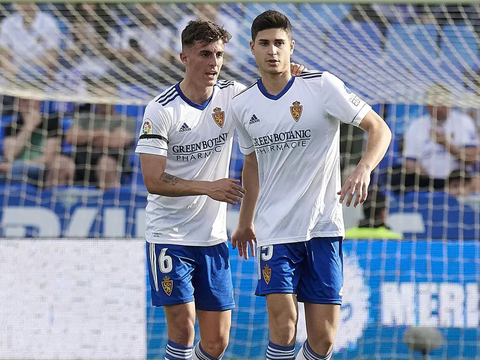 Alejandro Franc&eacute;s y Jaume Grau durante un partido con el Real Zaragoza. | Foto: RZ