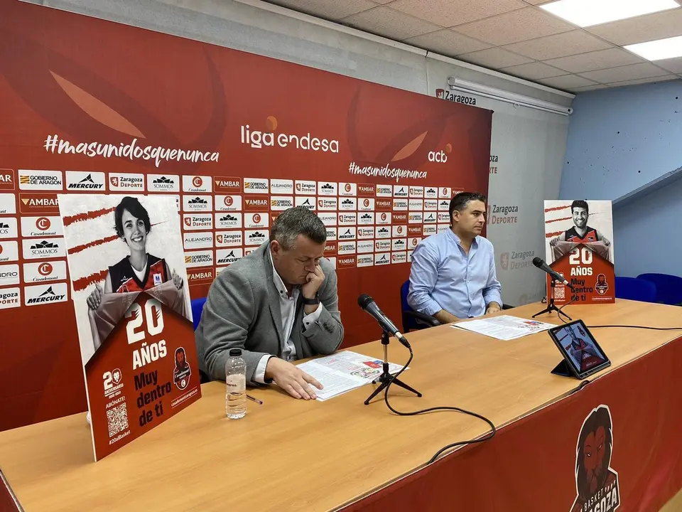 El gerente de Casademont Zaragoza, Javier Gast&oacute;n; junto al director de Marketing, Diego Chic&oacute;n | Foto: Basket Zaragoza