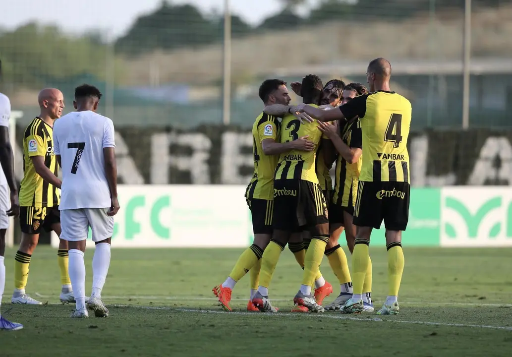 El Real Zaragoza celebra uno de los goles ante el Al-Shabab. | Foto: RZ