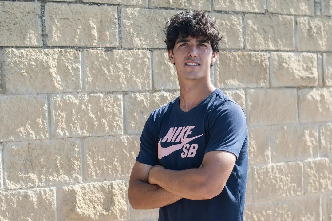 Obsesionado con el f&uacute;tbol, a sus 18 a&ntilde;os, JHugo Angalda pugna por ser central en al SD Huesca. Foto: SD Huesca