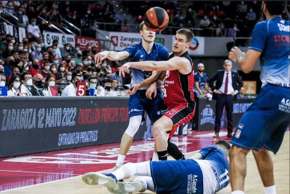 Radoncic, ante el Obradoiro la temporada pasada | Foto: Esther Casas / Casademont Zaragoza