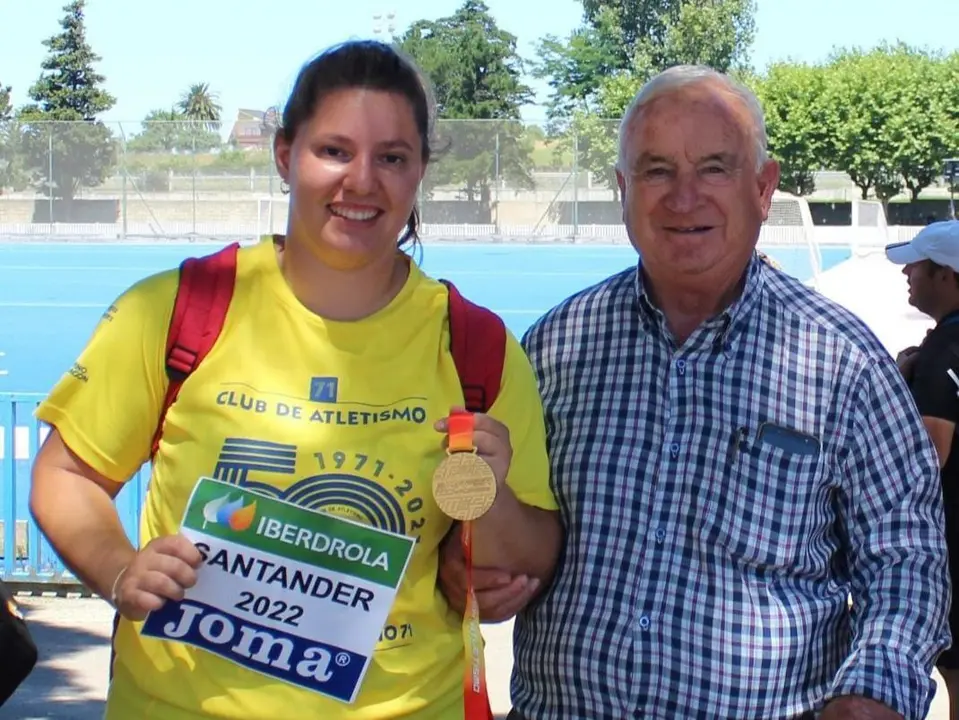 Natalia S&aacute;nchez, feliz trs una competici&oacute;n celebrada en Santander. Foto: Alcampo-Scorpio71
