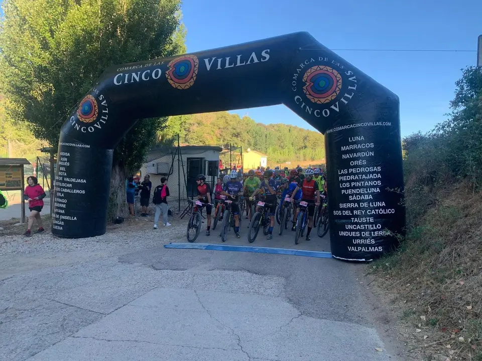 Salida de la prueba del Open Comarca Cinco Villas de BTT en El Frago. Foto: Cinco Villas 