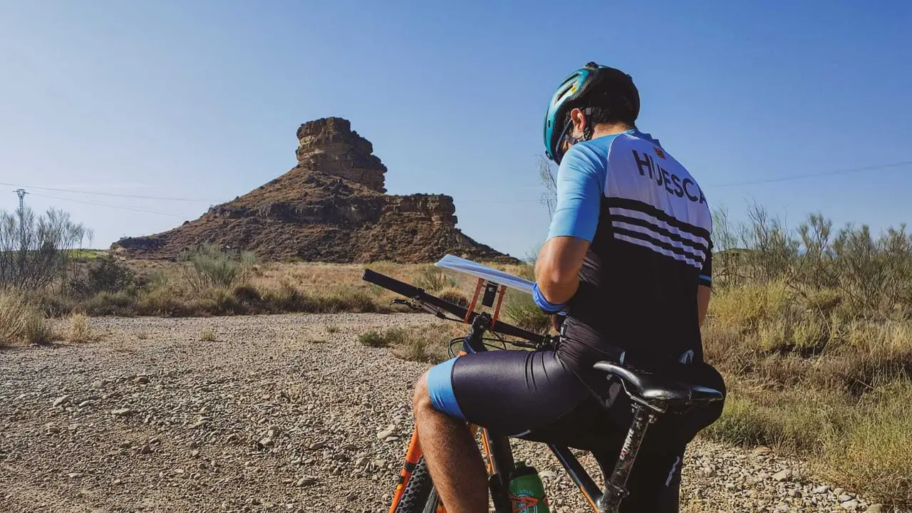 Reconociendo los recorridos para la primera edici&oacute;n del Raid de los Monegros. Foto: Pe&ntilde;a Guara