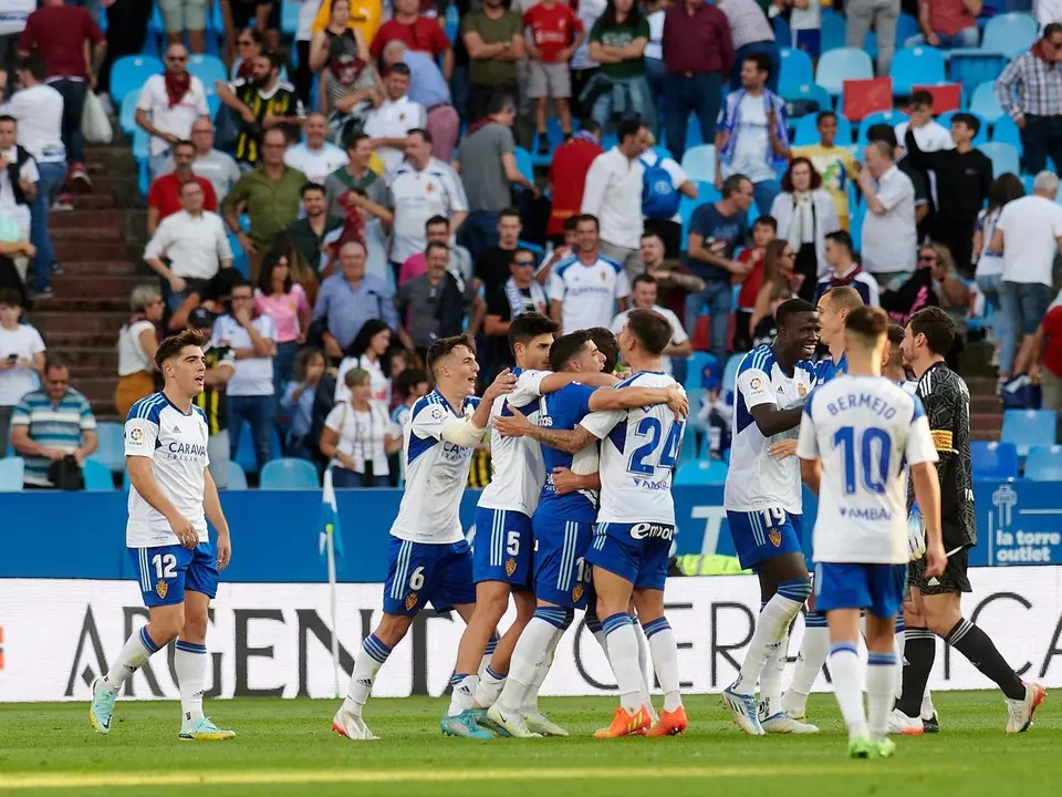 El Zaragoza celebra un triunfo ag&oacute;nico | Foto: RZ