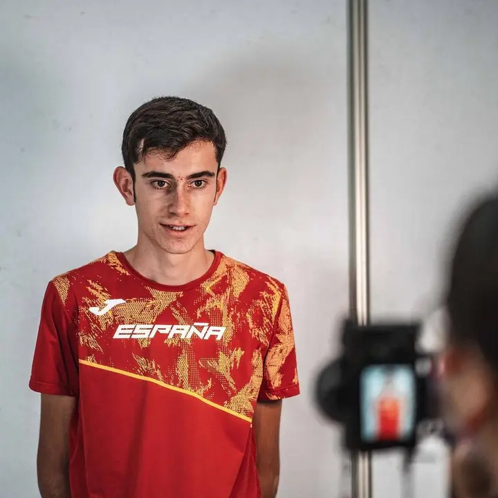 &Aacute;lvaro Osanz en la imagen oficial para el campeonato del mundo de trail, versi&oacute;n atletismo, que se celebra en Asia. Foto: Cedida