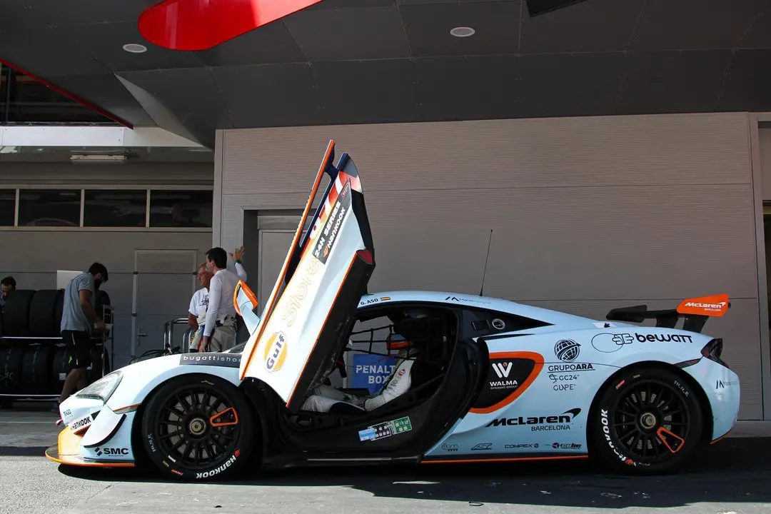 Guillermo Aso luchar&aacute; por el t&iacute;tulo de Supercars, con este veh&iacute;culo, sobre el asfalto de Estoril. Foto: Cedida