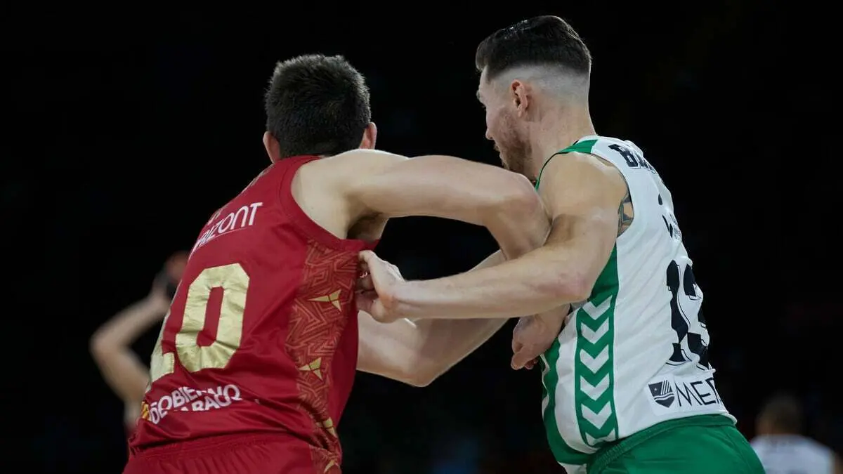 Jessup, defendido por Bertans | Foto: ACB