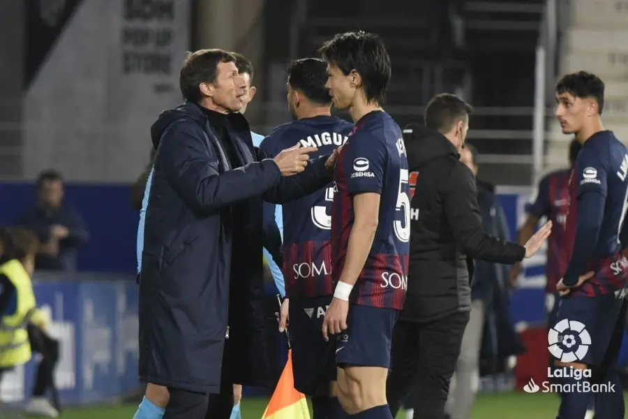 Ziganda dando instrucciones a Kento | Foto: LaLiga