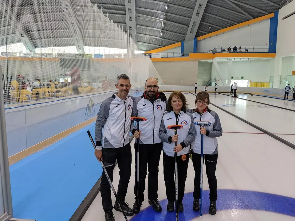 Equipo de curling del CH Jaca que compitee desde este jueves en el dobles mixtos. Foto: Cedida