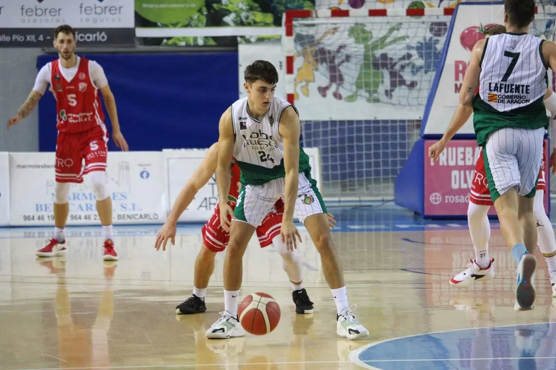 Rub&iacute;n de Celis en el partido entre el Benicarl&oacute; y el Pe&ntilde;as Huesca. Foto: Cedida