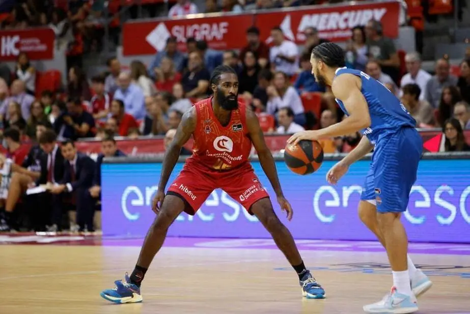 Sant-Roos, en el partido de la primera vuelta en Zaragoza | Foto: Esther Casas / Casademont Zaragoza