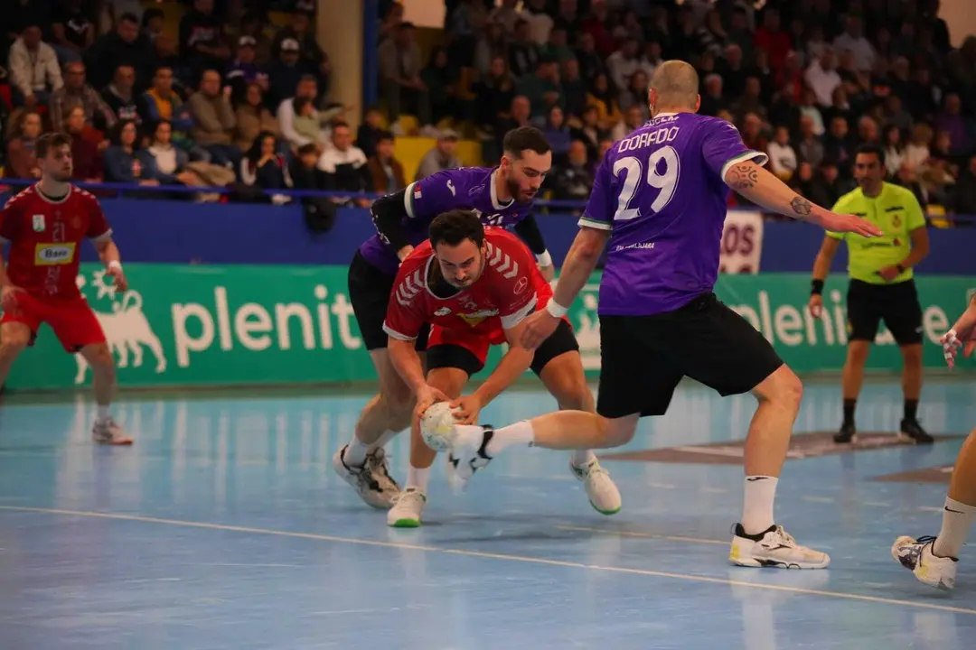 Montoya  en  el partido disputado contra Guadalajara en la localidad alcarre&ntilde;a. Foto: Santi Molina