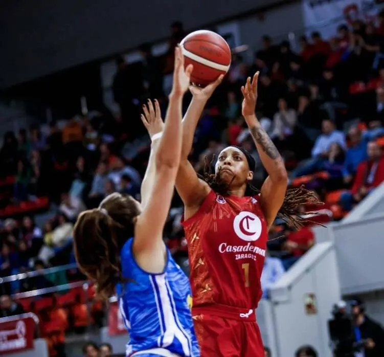 Aisha Sutherland, en un partido de esta temporada | Foto: Esther Casas / Casademont Zaragoza