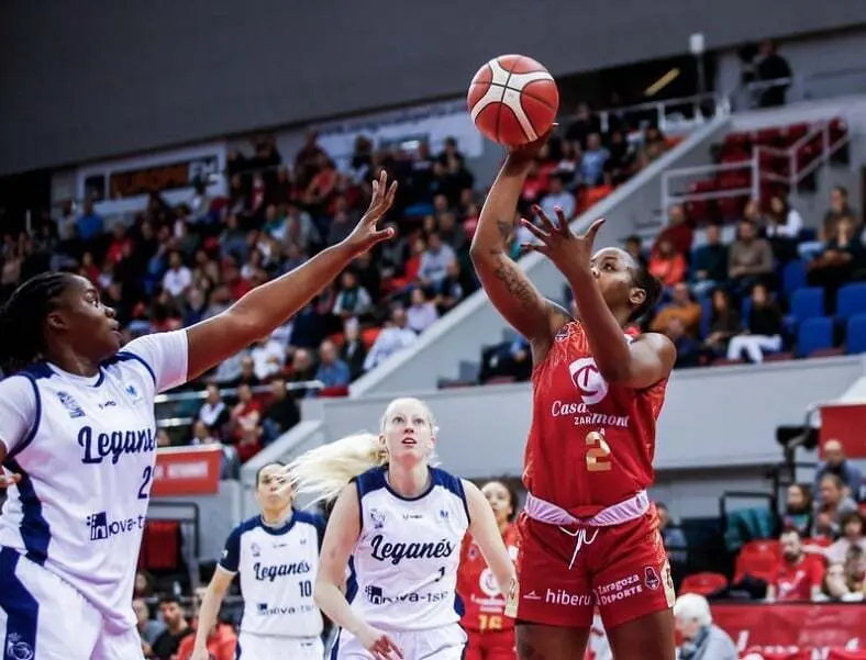 Imani Tate, ante el Legan&eacute;s | Foto: Esther Casas / Casademont Zaragoza