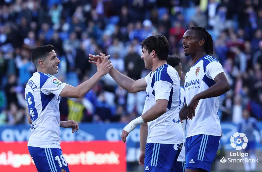 El Real Zaragoza celebra el tercer tanto del encuentro ante el Racing | Foto: La Liga