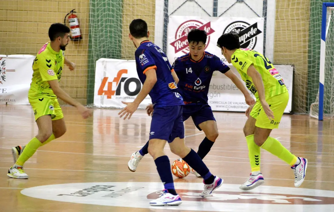 Instante del partido de la primera vuelta | Foto: Pedro Luis Serrano