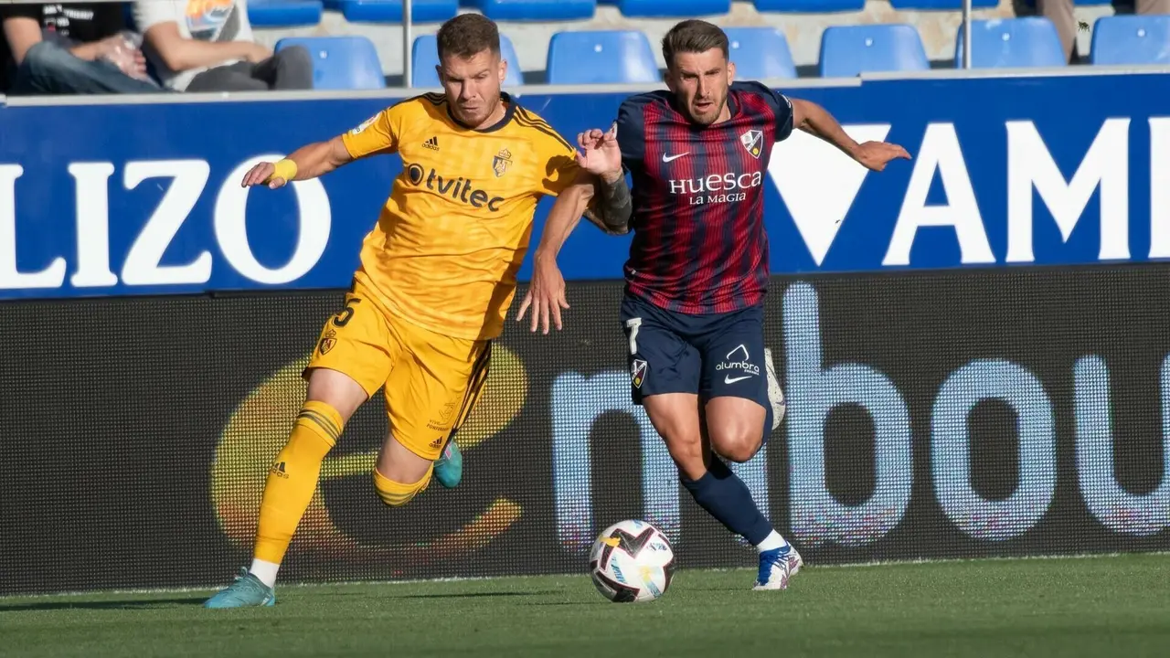 Gerard Valent&iacute;n, en la imagen, en el Huesca Ponferradina. Foto: LaLiga
