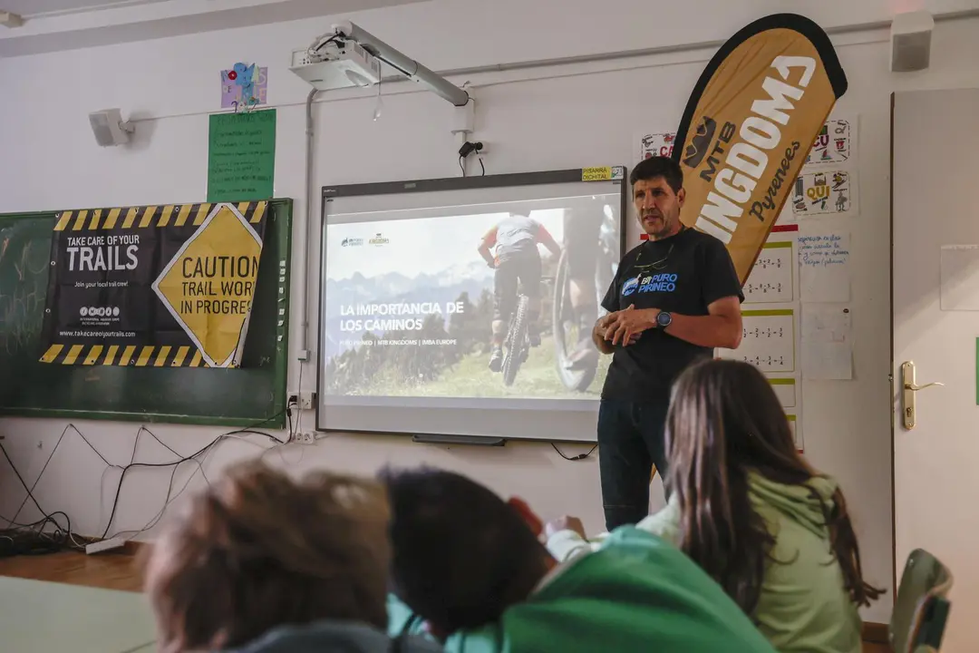 Imagen de una de las charla formativas impulsadas por MTB Kingdoms. Foto: Cedida