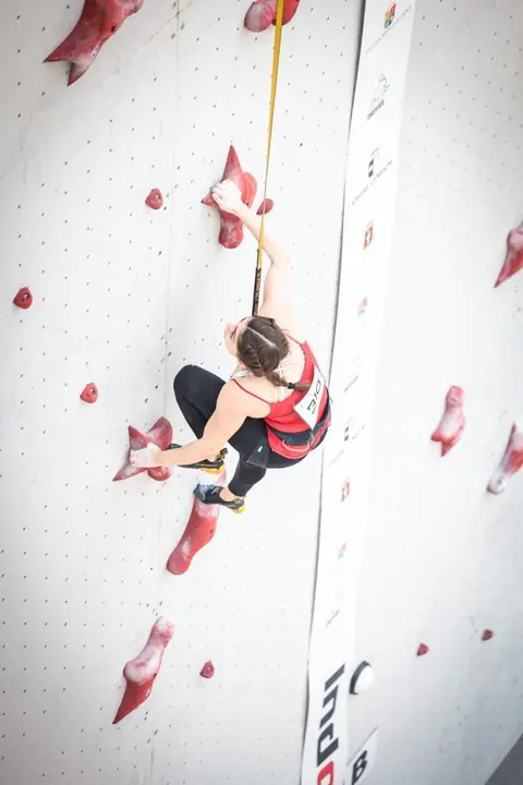 Mar&iacute;a Laborda, en la imagen, es una de las m&aacute;ximas exponentes en la escalada de velocidad. Foto: FAM